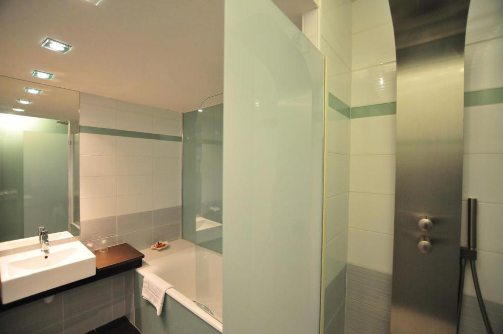 Hotel Europole 3*